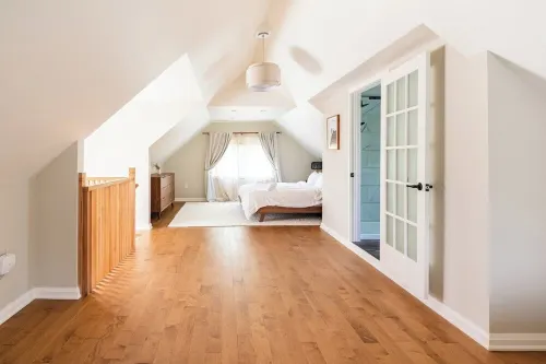 Modern & Spacious 1908 Home