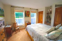 Heated Pool, Private Beach, Gorgeous Views, Pet,10% discount for 7 days or more
