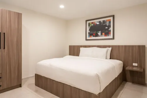 Rooftop Pool w/Lounge Area-2 BRM Apt-sleeps 4 U2