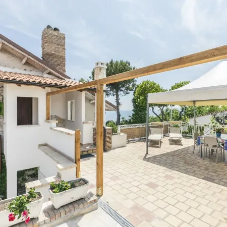 app. 1 Villa Osca a view of the sea and trabocchi, holiday abruzzo