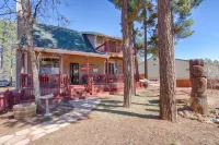 Beautiful, upgraded home in the heart of Pinetop, Woodland Lake area Woodland Lake Park附近的飯店