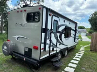 Comfortable RV_Self Check-in, freeWIFI, Free parking, full kitchen, bathroom.