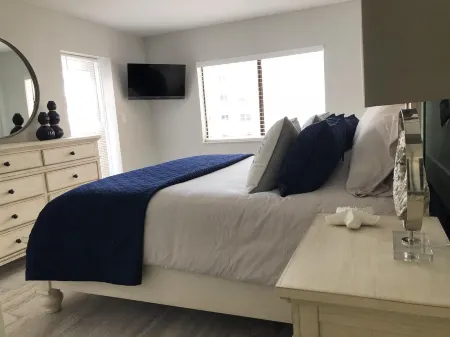 AMAZING COMPLETELY RENOVATED GULF VIEW 3BR2BA CONDO