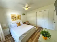 NEW Amazing Sunshine-Up 6 Guests-Private Backyard