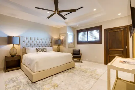 Luxurious Oceanfront 3 Bdrm Penthouse -"ONE of A KIND", Top Amenities, Privacy Отели в г. Ambergris Caye