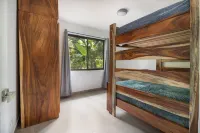 Seaside Solace - 2 Bedrooms 500 Meters To Beach