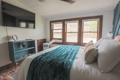 The Nest: Charming 2BR Retreat