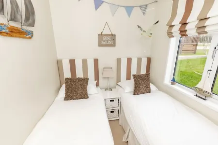 Perfectly located  3 bedroom lodge in Newton Ferrers