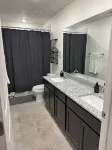 Charming 3-bedroom home with WiFi, King bed in fabulous Copperas Cove