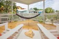 New 3 Bedroom 2 Bathroom Owners Suite on West Bay Roatan. New Generac Generator.