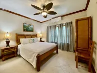 Absolute Beachfront - Gold Standard Approved Unit 8  호텔