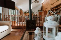 Welcome to On the Rocks (Big Rock)Hot tub Hotel a Crystal Springs