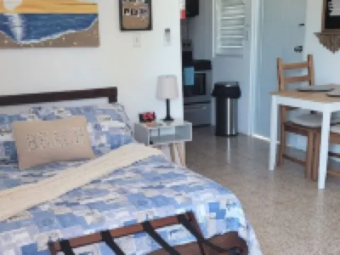 Rustic Private Studio Hotels in Levittown