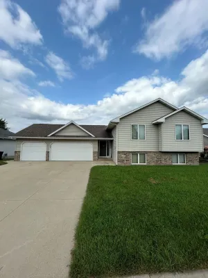 Beautiful Big House in a quaint little Town!