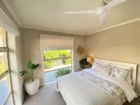 Great for large families & so much to do! Beach nearby, pool, spa, games room