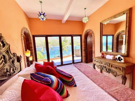 Penthouse in Yelapa, Brand New and Luxurious Casa, Sleeps 8 very comfortably
