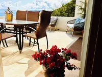 Sun-Kissed Days & Starry Nights with Endless down-Island Views!