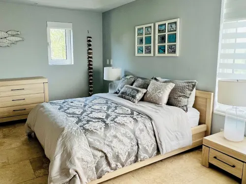 Extra spacious condo 5min from pristine beach