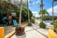 Ocean Views, Outdoor Dining, Beach Club, Wifi, Dog friendly,