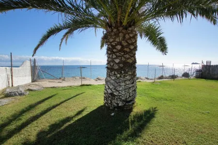 Villa Mary in Pula: exclusive location with private access to the beach
