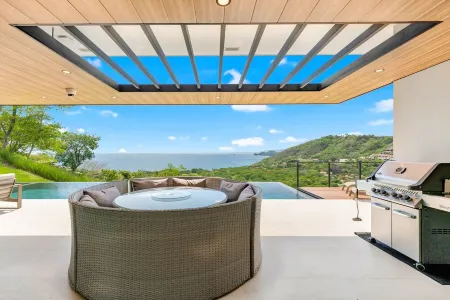 Picture-Perfect Ocean-View Villa – Ideal for Families & Relaxation