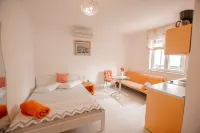 Cute studio apartment for 2 with pool