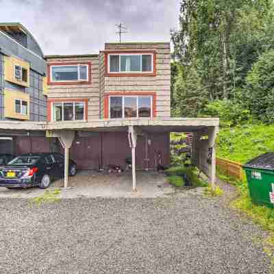 Anchorage Condo - Walk to Downtown and Coast Trail! Hotel Exterior