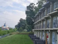 The Inn at Lock Seven Hotels in Thorold