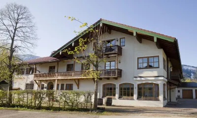 Hotel-Restaurant Zum Hirschhaus Inklusive Chiemgau Karte Hotels near Chiemgau-Arena