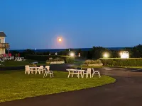 Hartman's Briney Breezes Beach Resort - Motels