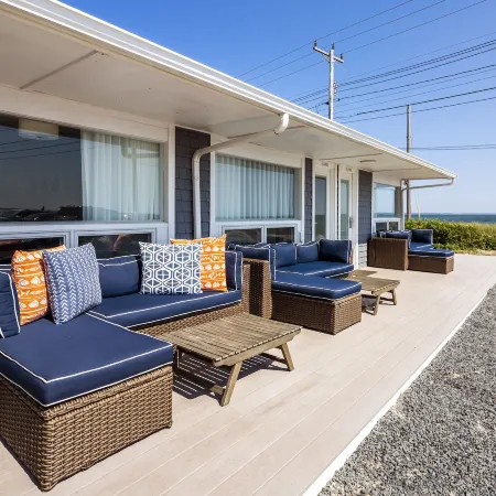 Breakwater Hotel