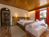 Hotel Weisses Lamm Hotels in Monguelfo