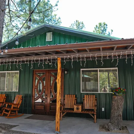 Bear Creek Motel and Cabins