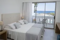 Maritimo Beach Hotel - Balcony