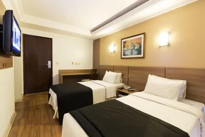 Phenícia Bittar Hotel Отели рядом с достопримечательностью «Parque da Cidade Sarah Kubitschek»