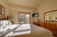 Spacious Copper Springs Condo Surrounded by Beautiful Views - CS431 by Redawning - balcony