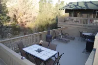 Sequoia Lodge