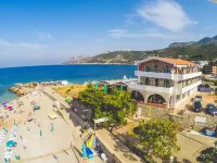 David Dobre Vode Hotels near Camp Oliva