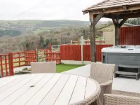 Bryn Derw Holiday Cottage