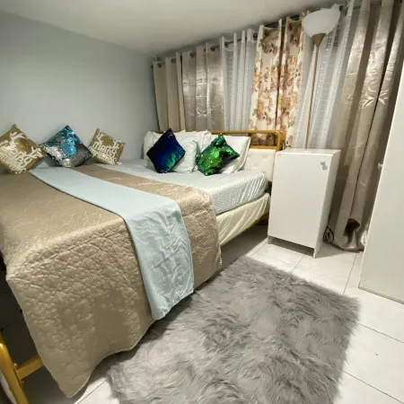Nice 2 Bedroom Apt with Patio