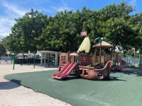 Shore Haven Resort Inn فنادق في Lauderdale-by-the-Sea
