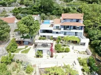 Dreamhouse Soline Sea View, Pool and Jacuzzi Yellow Apartment
