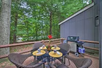 Cozy Poconos Townhome w/ Fireplace Near Jack Frost - Wifi