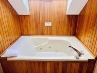 Nordic Village Condominium Resort - Hot Tub