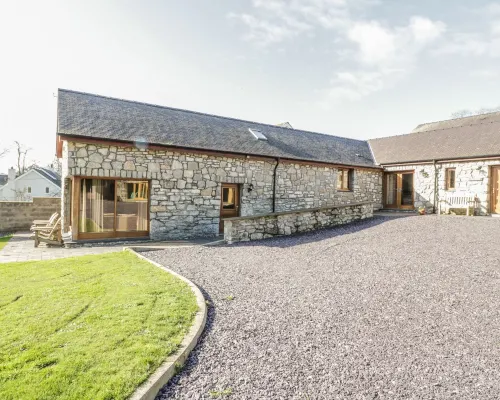 Beudy Bach Hotels in Llangoed