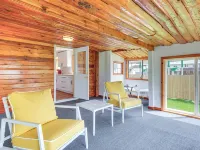 1 Mi to Shore: Lake Michigan Retreat w/ Game Room! Hotels in Two Rivers