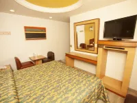 Hotel Tres Colonias - Sólo Adultos Các khách sạn gần Sân vận động Euclides de Almeida Stadium