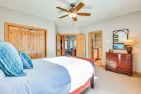 Dtwn Frisco Home w/ Mtn View, 11 Mi to Ski Breck! - parking