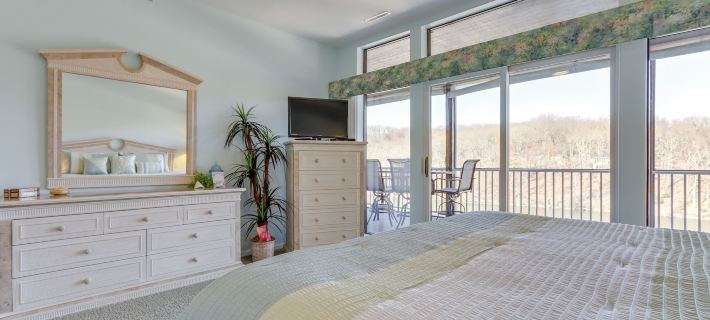 Private Boat Slip: Family-Friendly Lazy Days Condo Hotels in Osage Beach