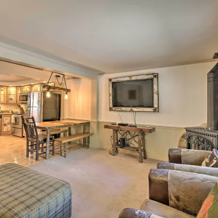 Townhome w/ Deck: Walk to Mirror Lake & Main St!